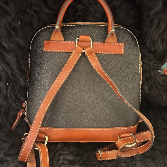 Dome leather Dooney and Bourke Backpack - Picture 2 of 3